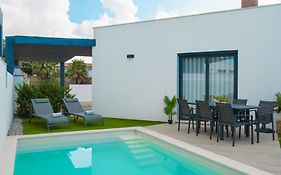 Villa Lola